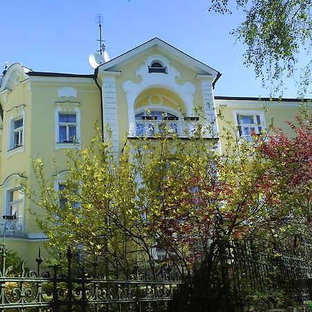 Villa Sonnenstrahl マリアーンスケー・ラーズニェ エクステリア 写真