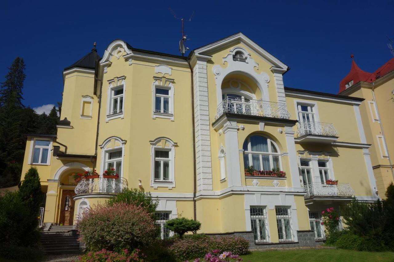 Villa Sonnenstrahl マリアーンスケー・ラーズニェ エクステリア 写真