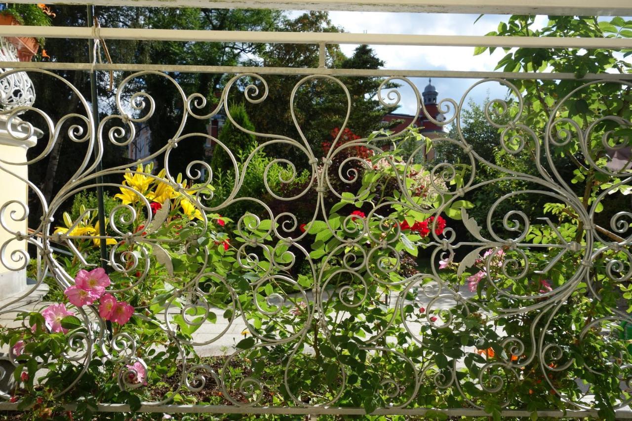 Villa Sonnenstrahl マリアーンスケー・ラーズニェ エクステリア 写真