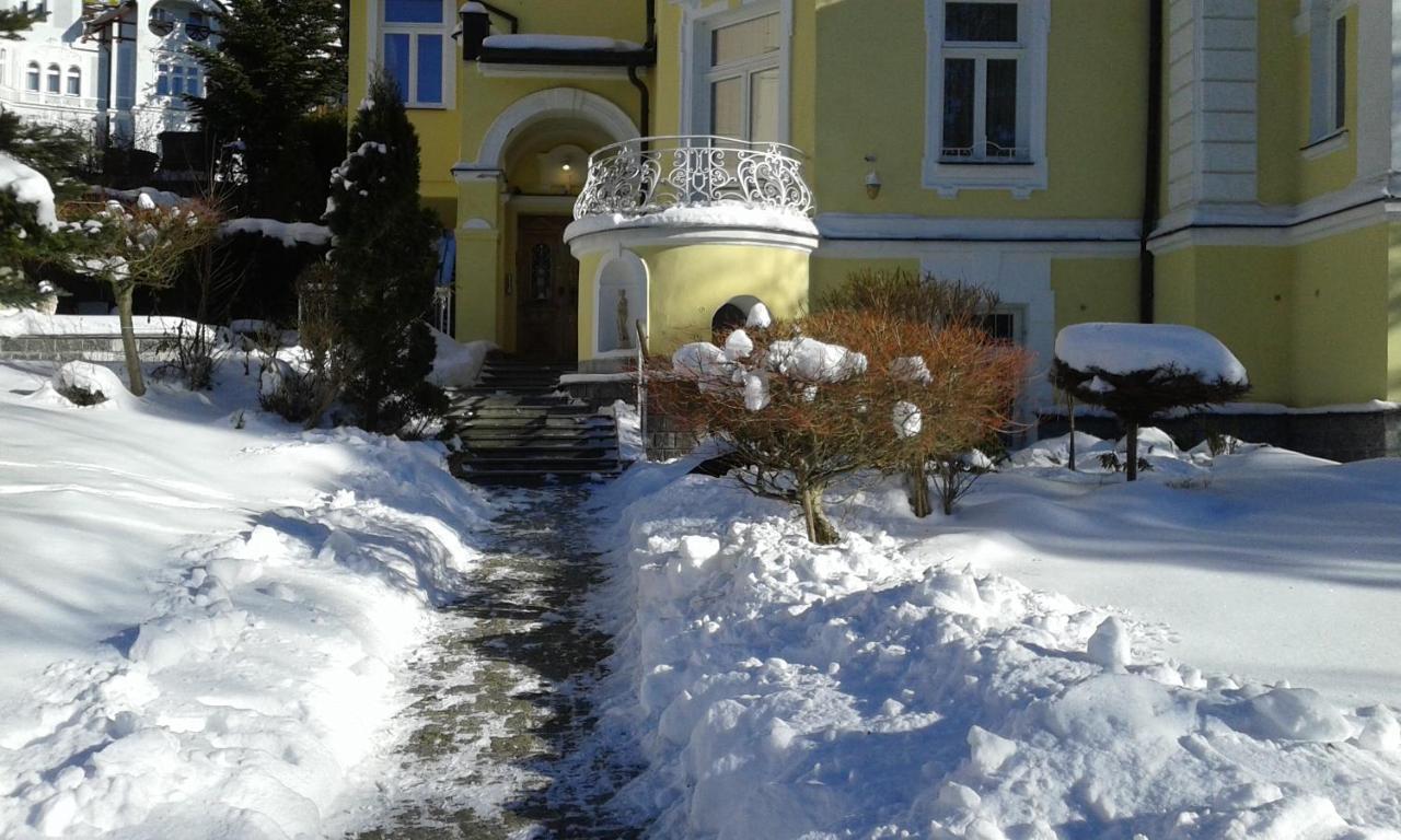 Villa Sonnenstrahl マリアーンスケー・ラーズニェ エクステリア 写真