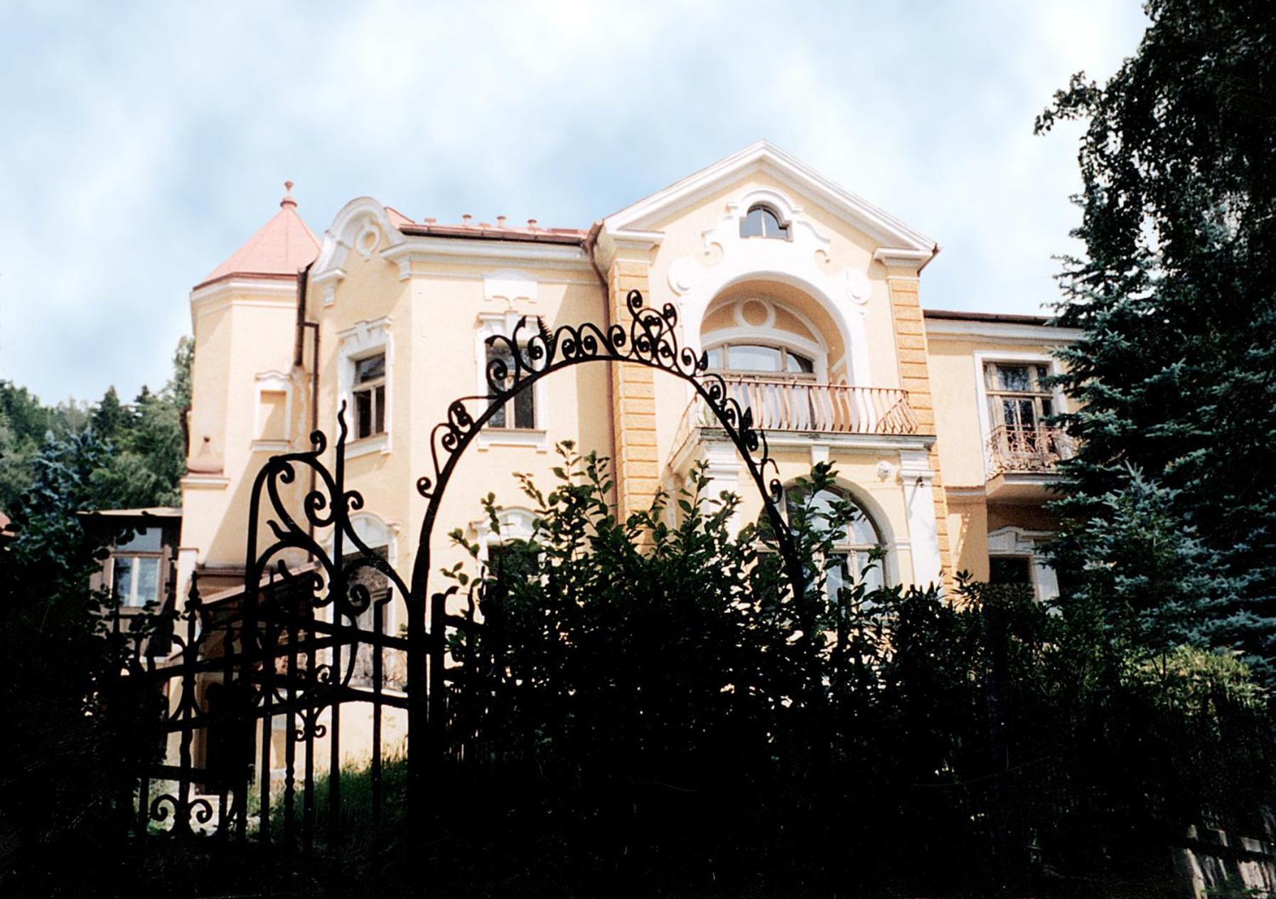 Villa Sonnenstrahl マリアーンスケー・ラーズニェ エクステリア 写真
