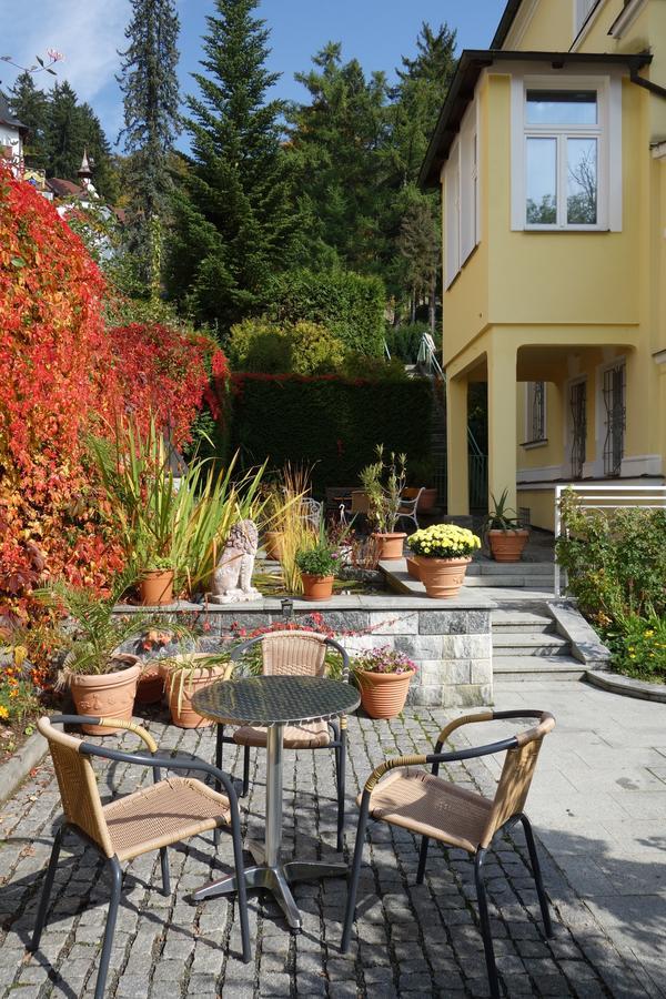 Villa Sonnenstrahl マリアーンスケー・ラーズニェ エクステリア 写真